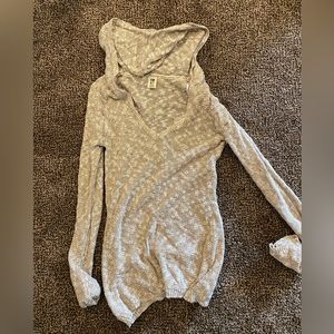 Roxy hooded sweater size medium.